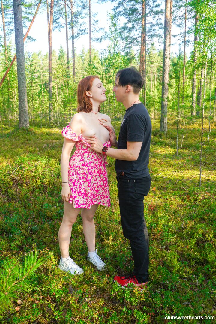 Redhead Fergy horny in nature