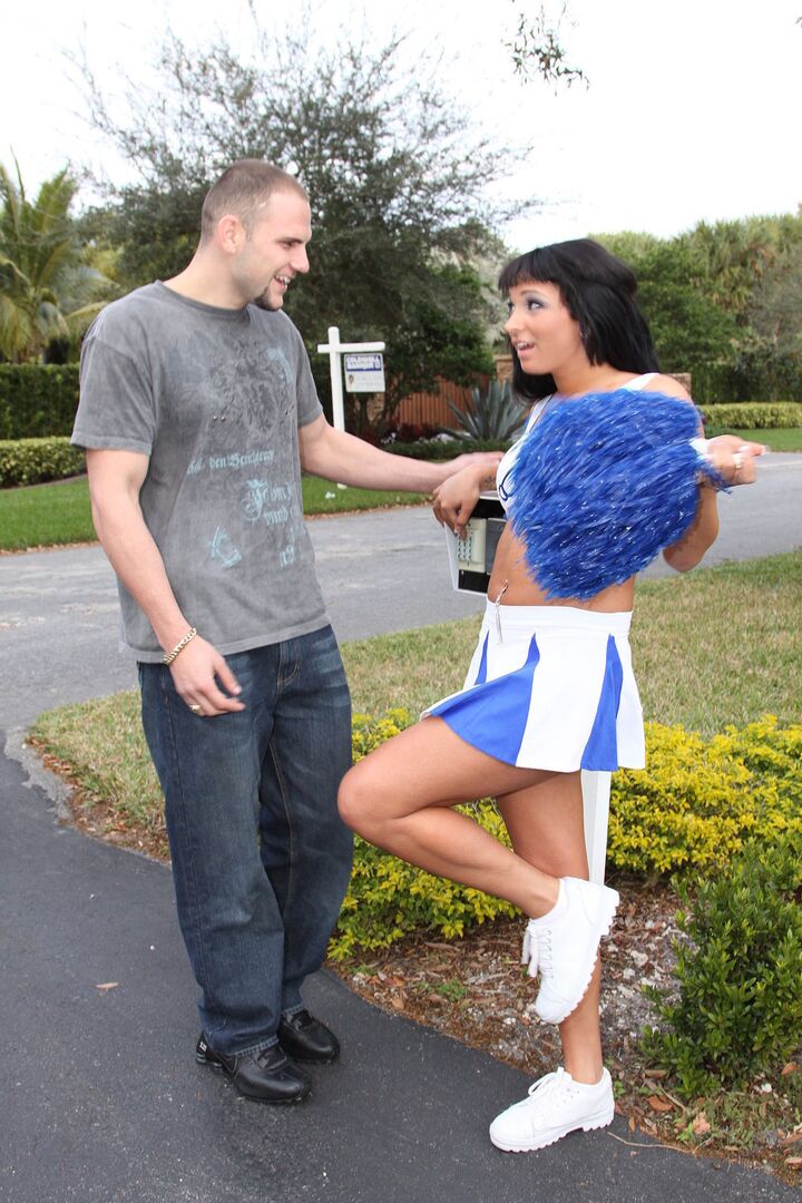 Fucking A Cheerleader After The Big Game
