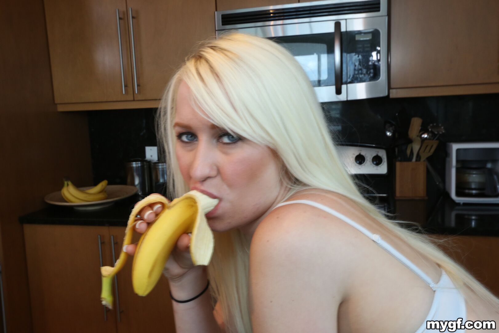 Amateur Couple Fucks On Cam!