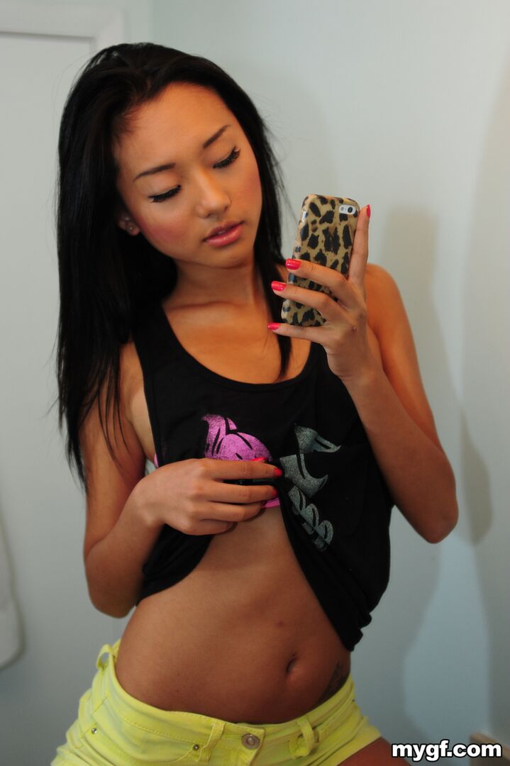 Amateur Deep Throats In Home-Video