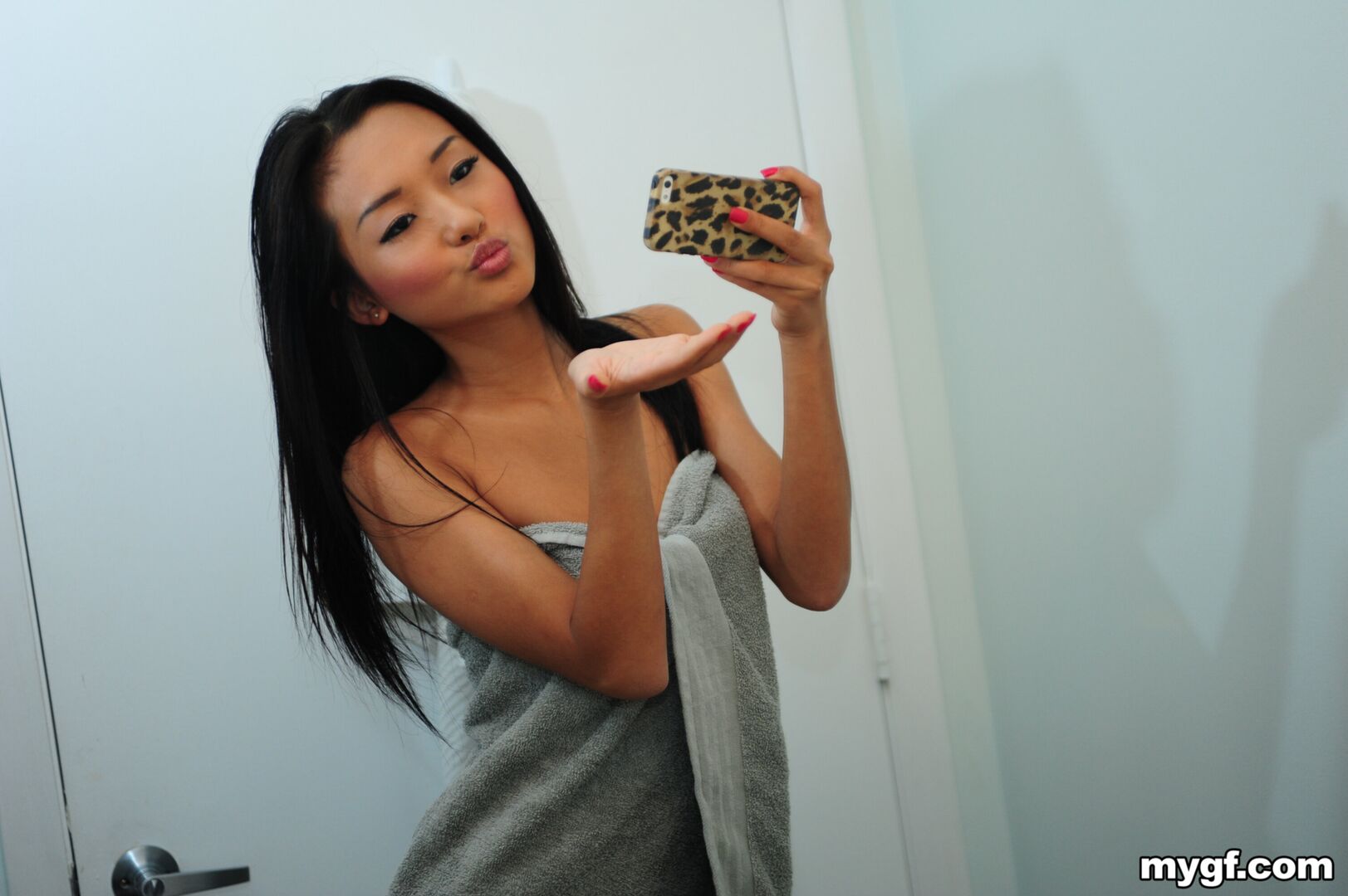 Amateur Deep Throats In Home-Video