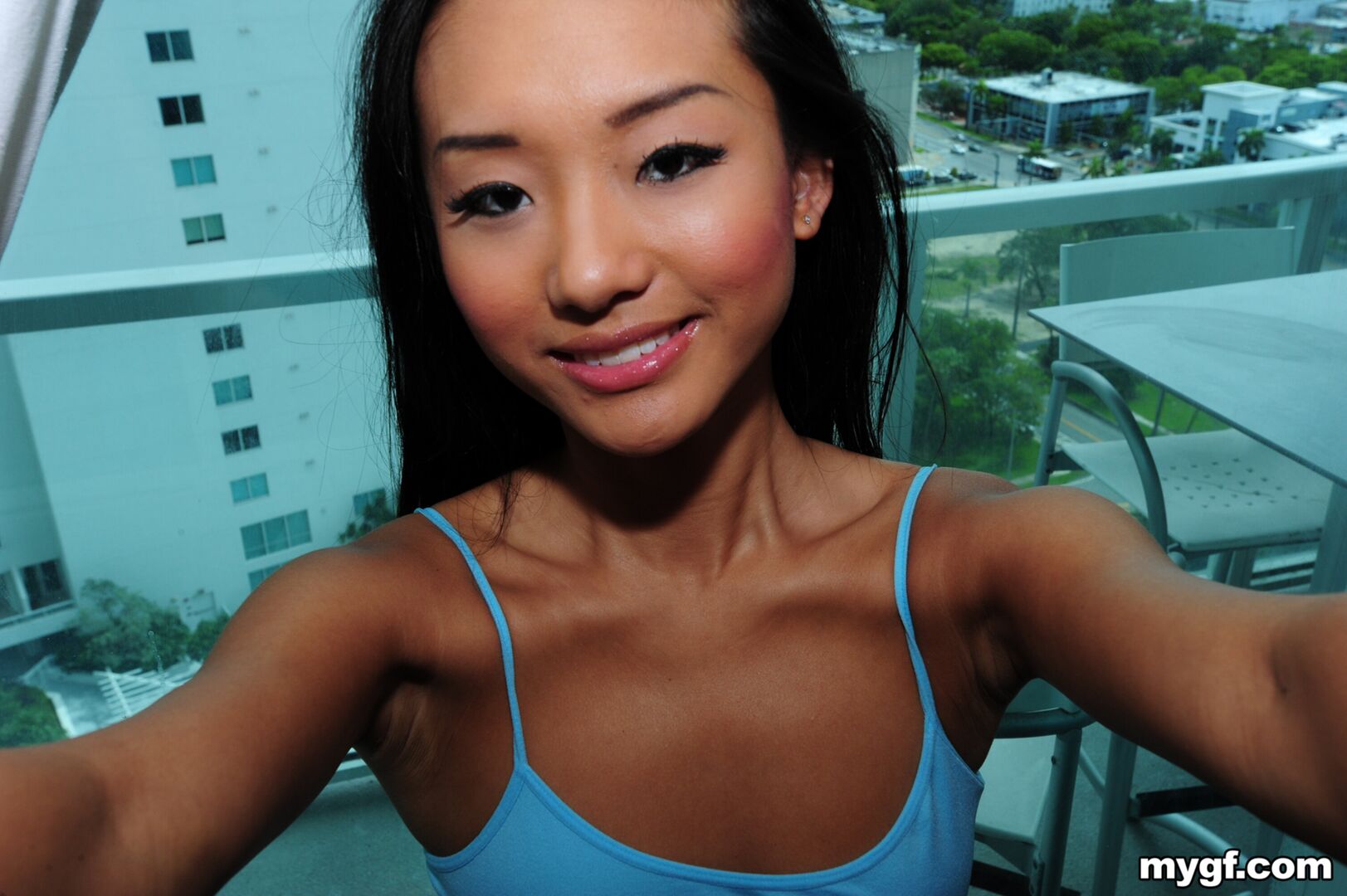 Amateur Deep Throats In Home-Video
