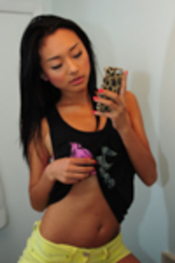 Amateur Deep Throats In Home-Video