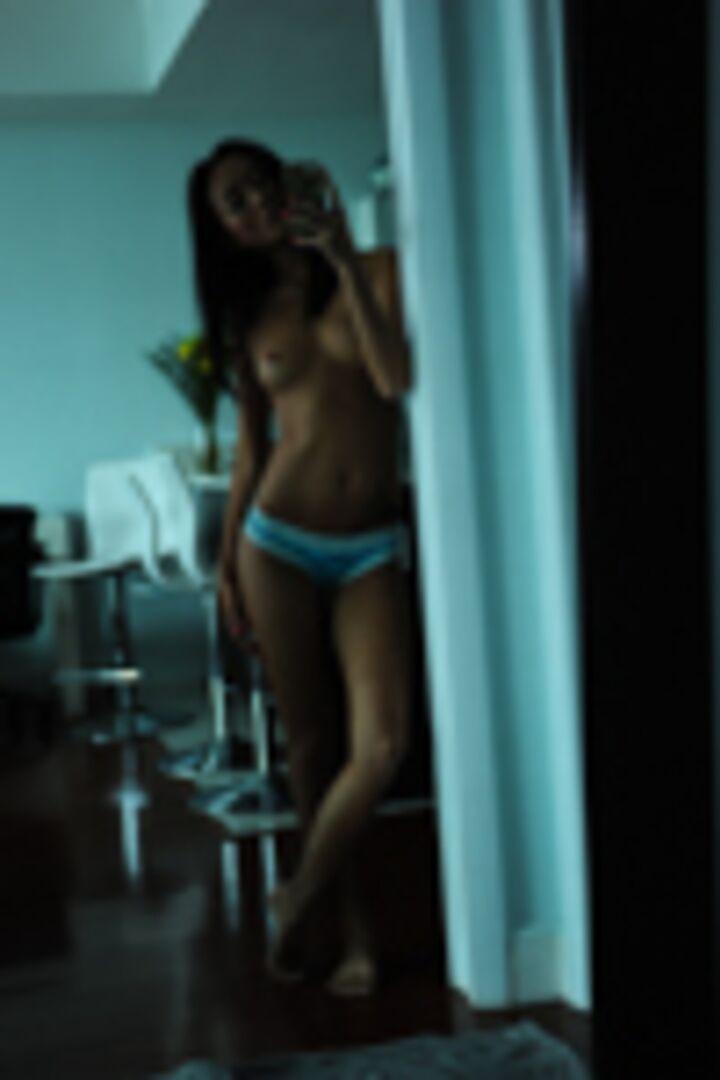 Amateur Deep Throats In Home-Video