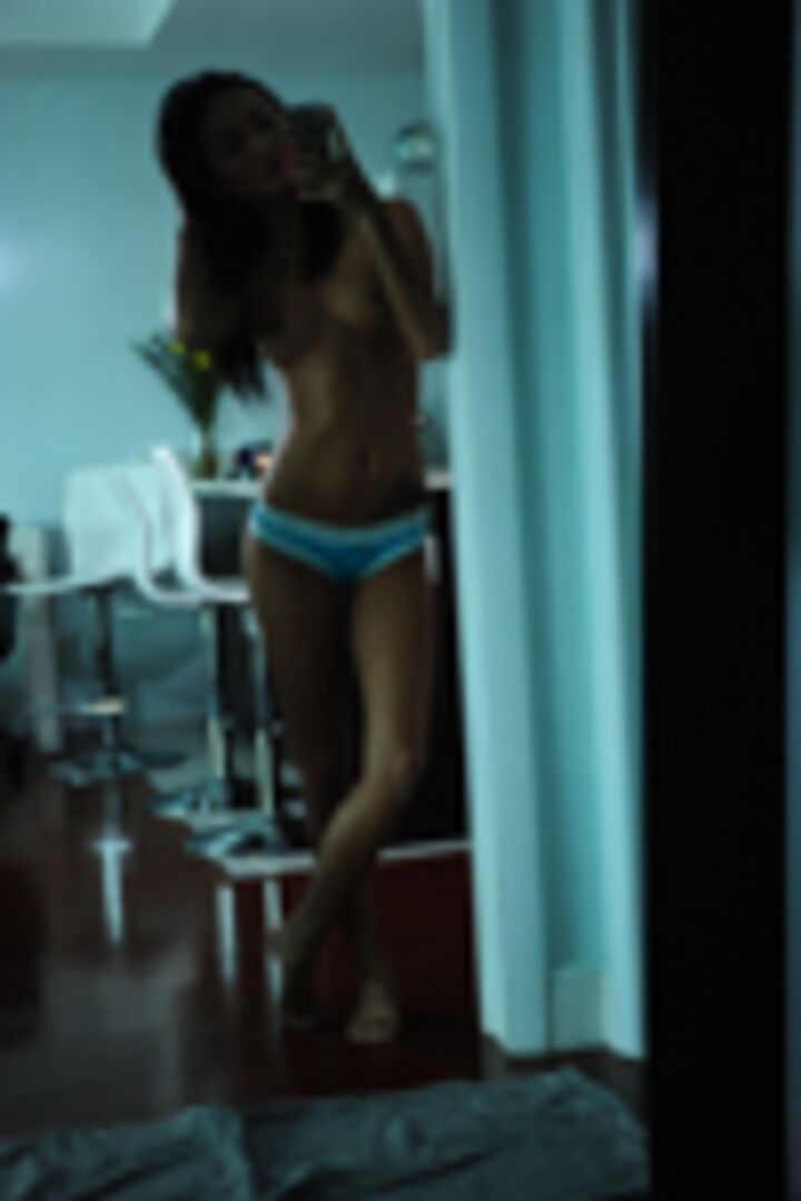 Amateur Deep Throats In Home-Video