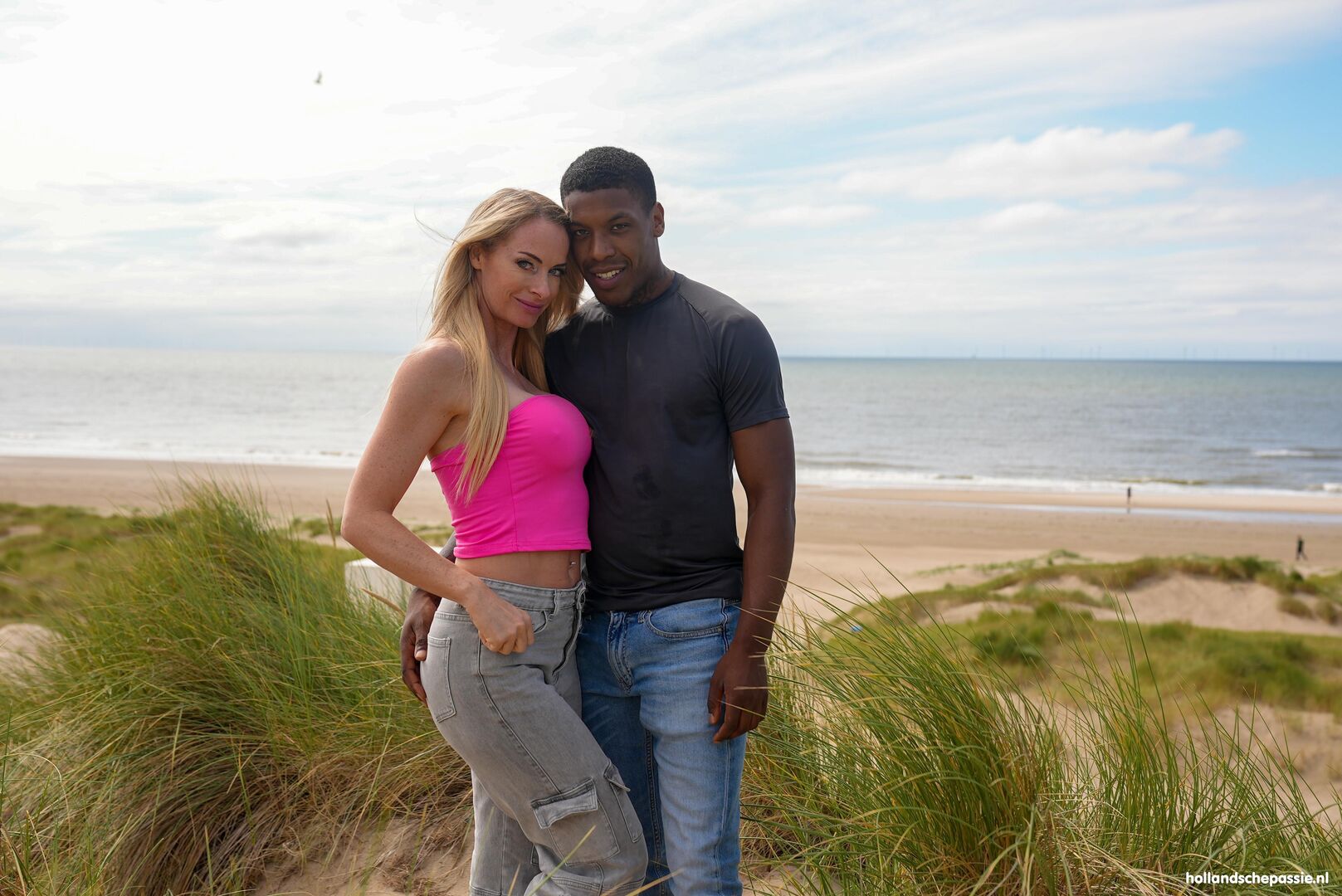 Goldy Kim in haar eerste porno!