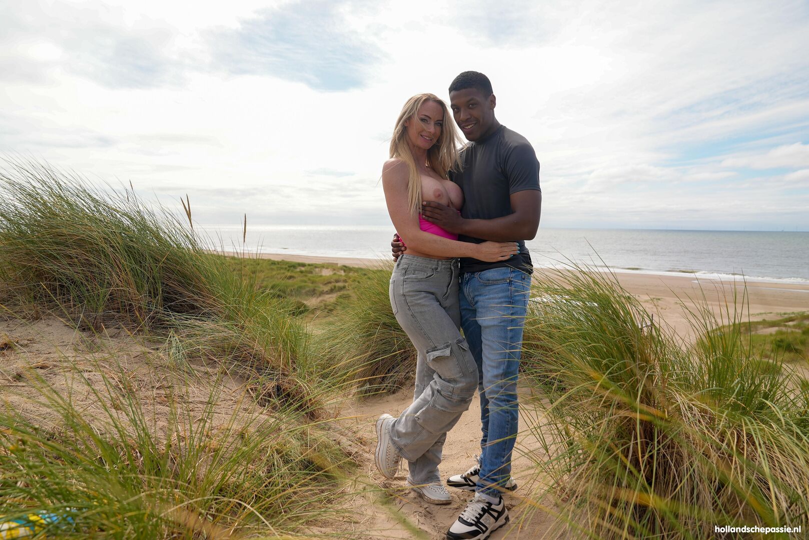 Goldy Kim in haar eerste porno!
