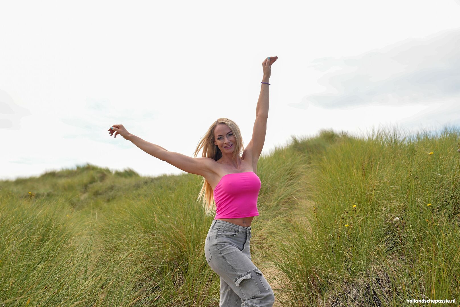 Goldy Kim in haar eerste porno!