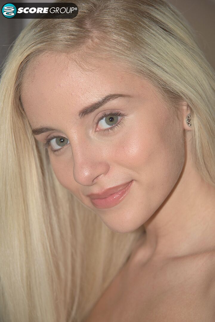 Georgia peach Naomi sits down for an interview before she strips naked and shows us deep inside her fuck holes.