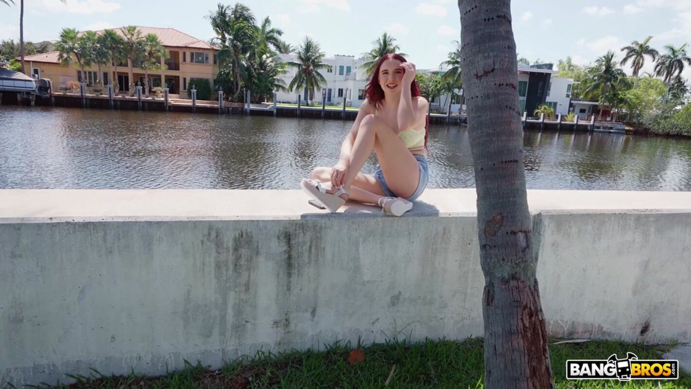 Scarlett Rose Gets Vacation Dick