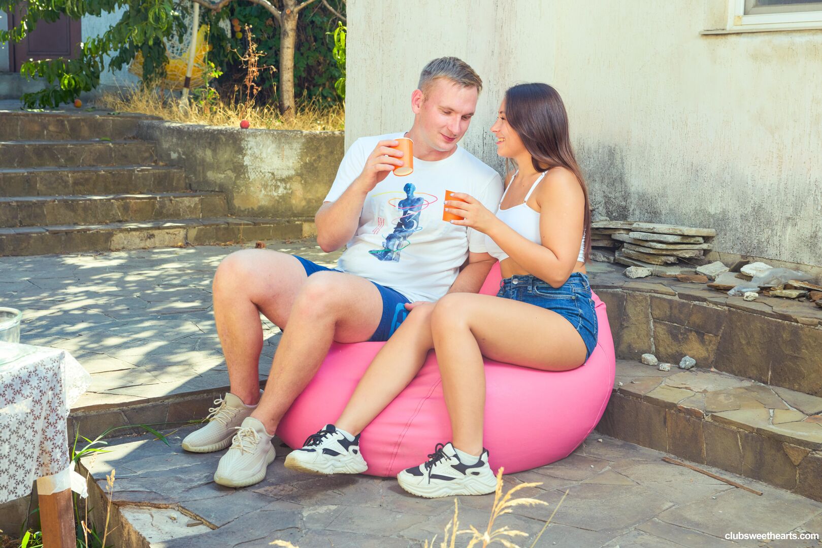 International Eat Outside Day