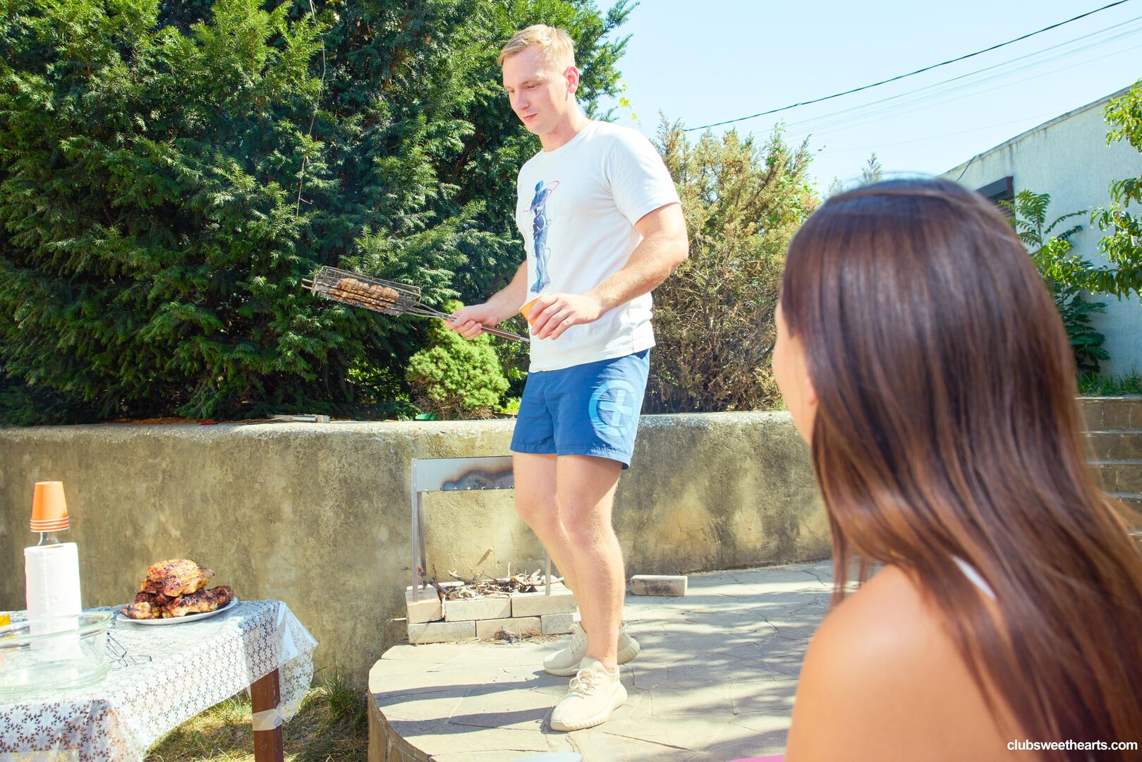 International Eat Outside Day