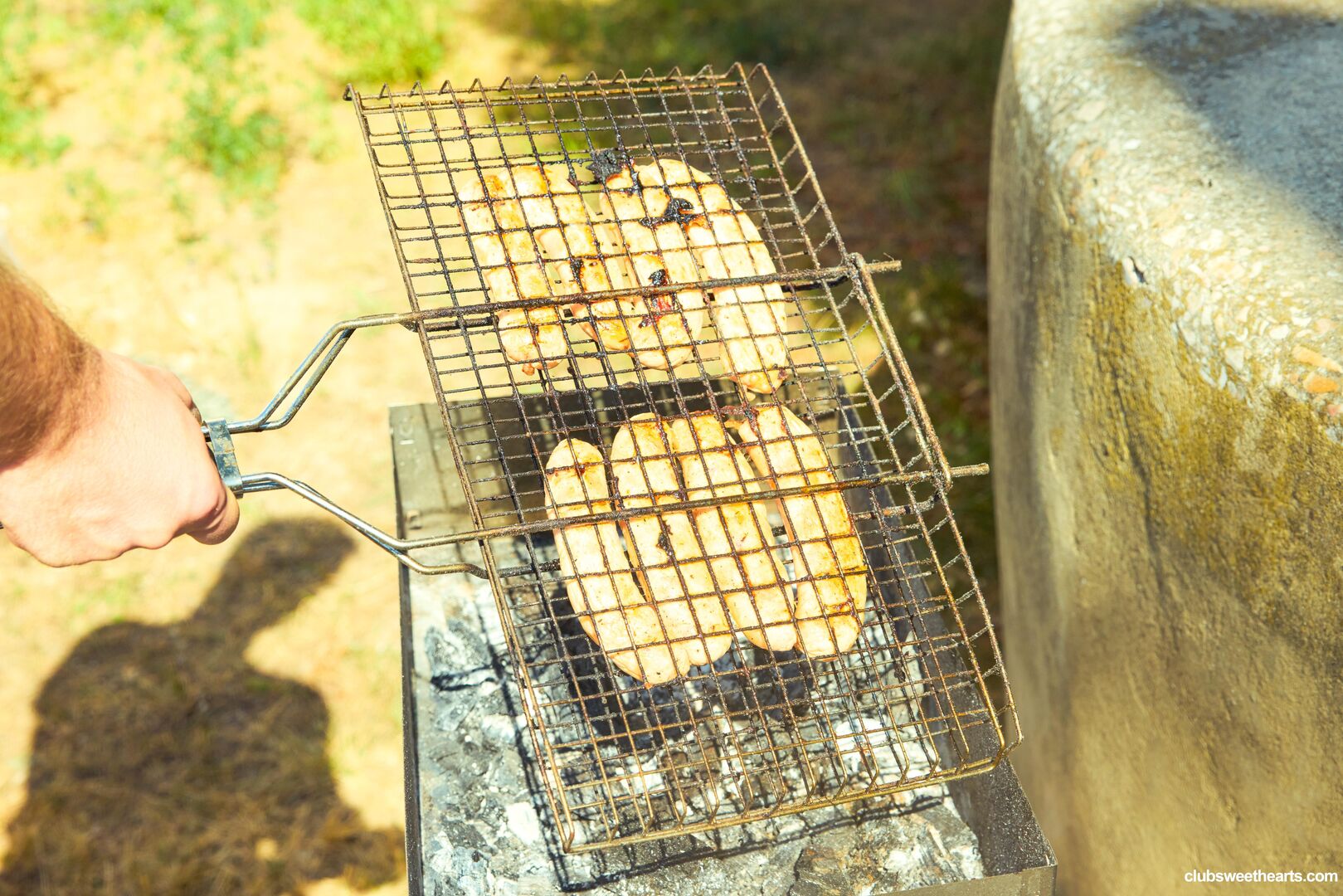 International Eat Outside Day