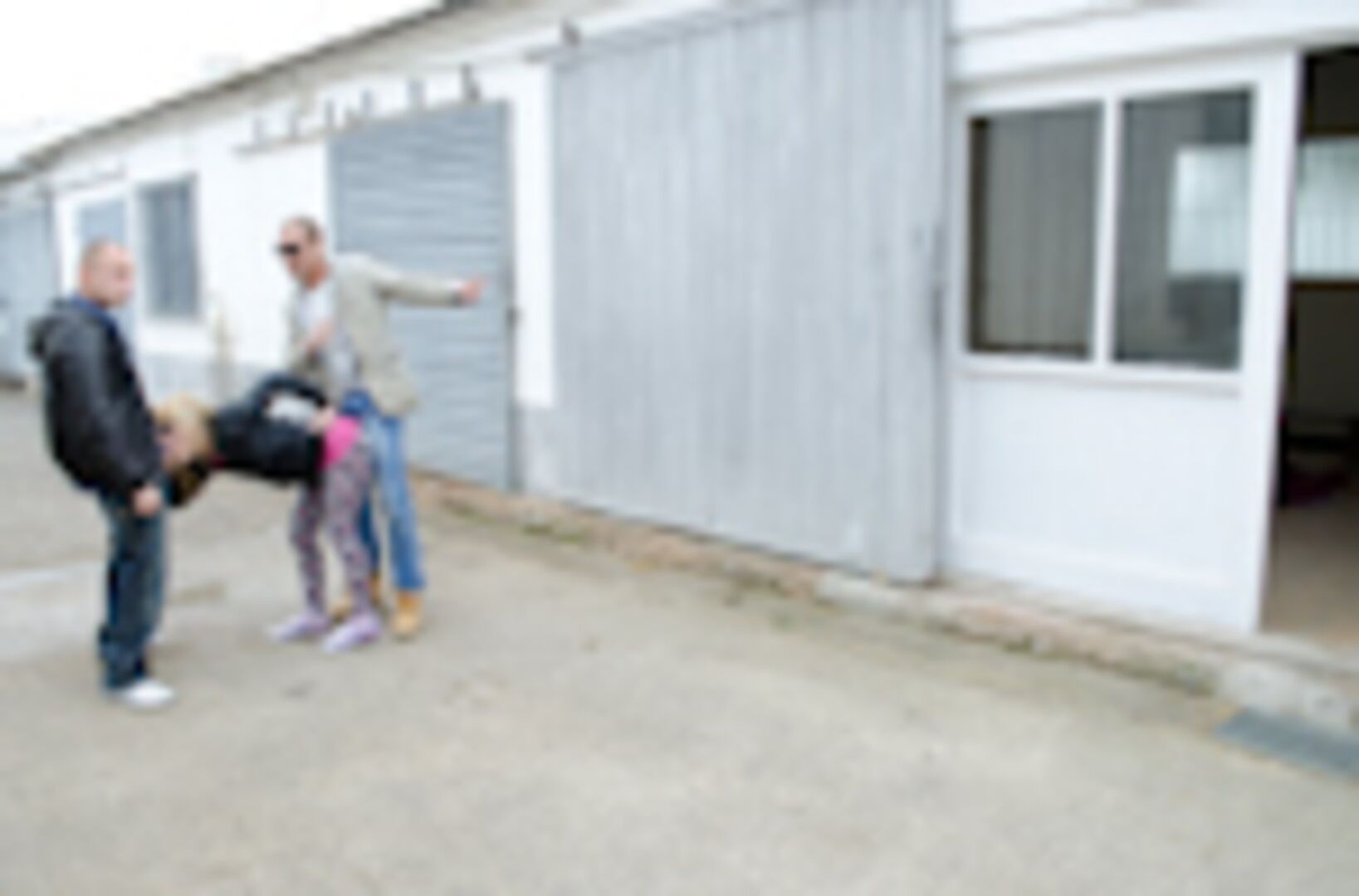 Girl fucks for his friend outdoors