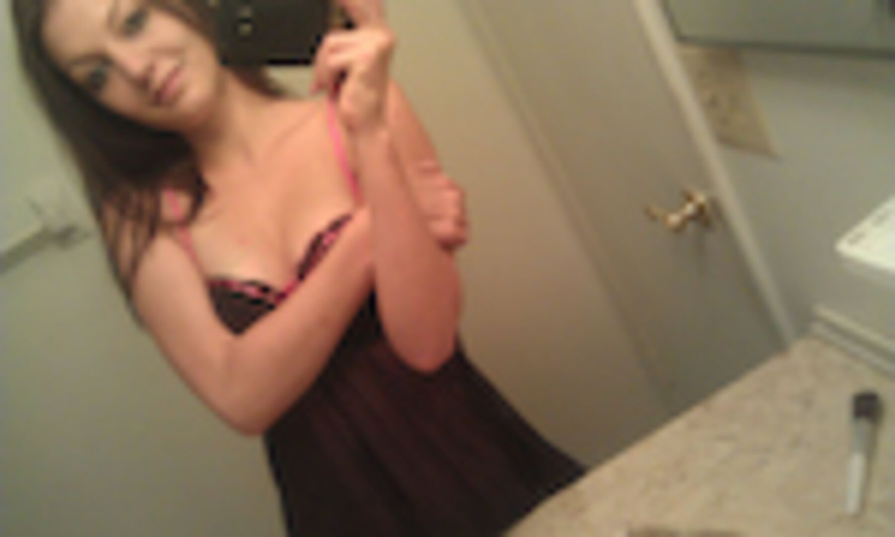 Brunette Loves To Be Fucked