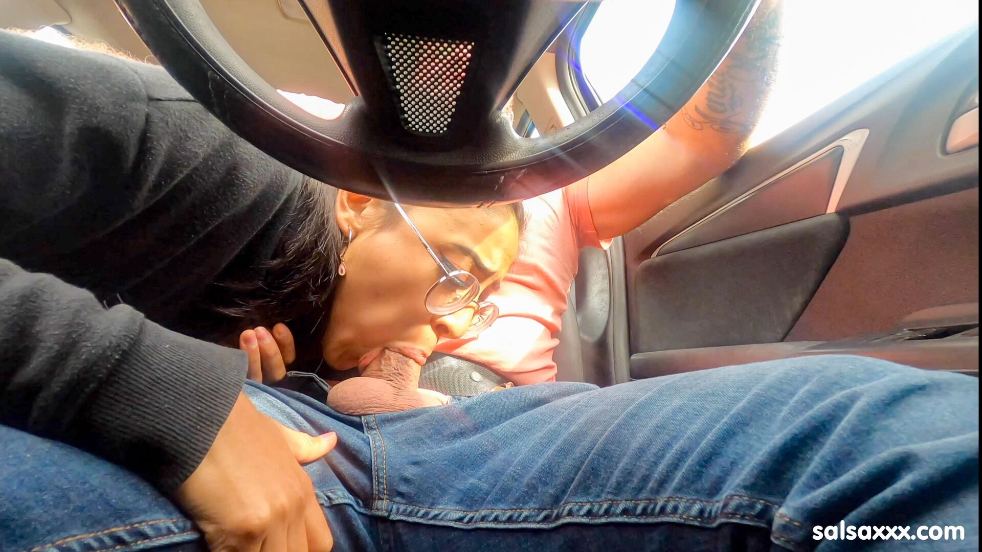 Cute latina gets fucked in the car