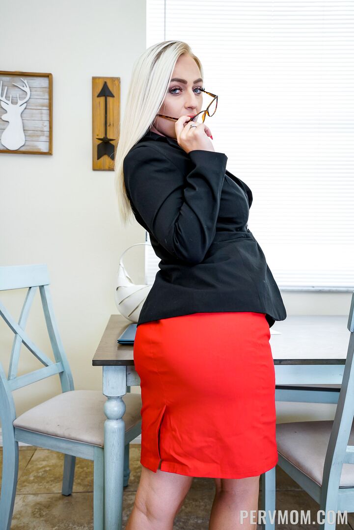 Let Stepmommy Handle That Boner
