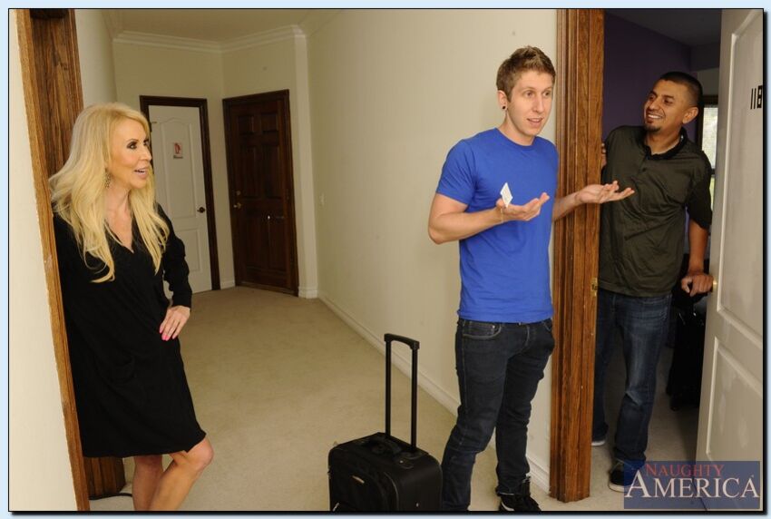 Blonde Erica Lauren fucking in the hotel with her blue eyes