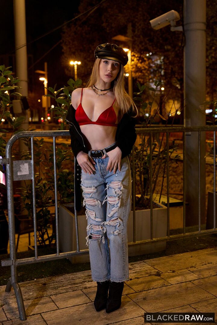 Nata Gold Gets Double BBC In First Appearance On Blacked Raw