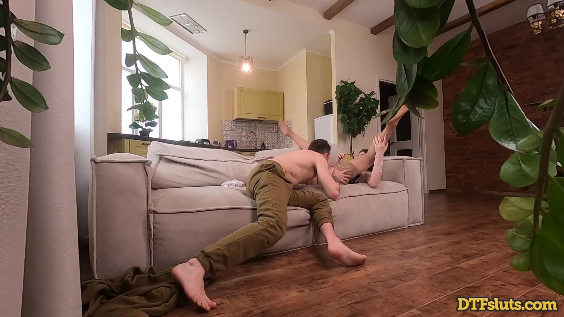 Caught on cam: Pussy Pounding With Petite Slut Hot Pearl