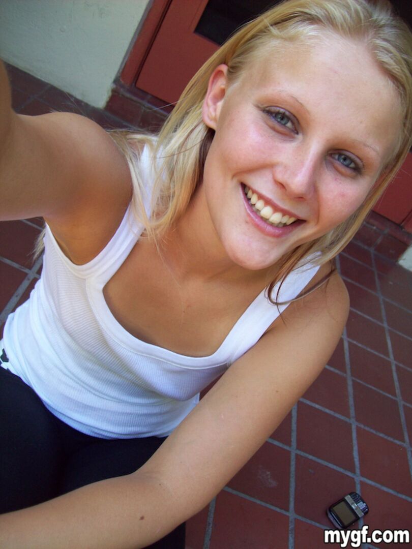 Cute blonde babe can ride!