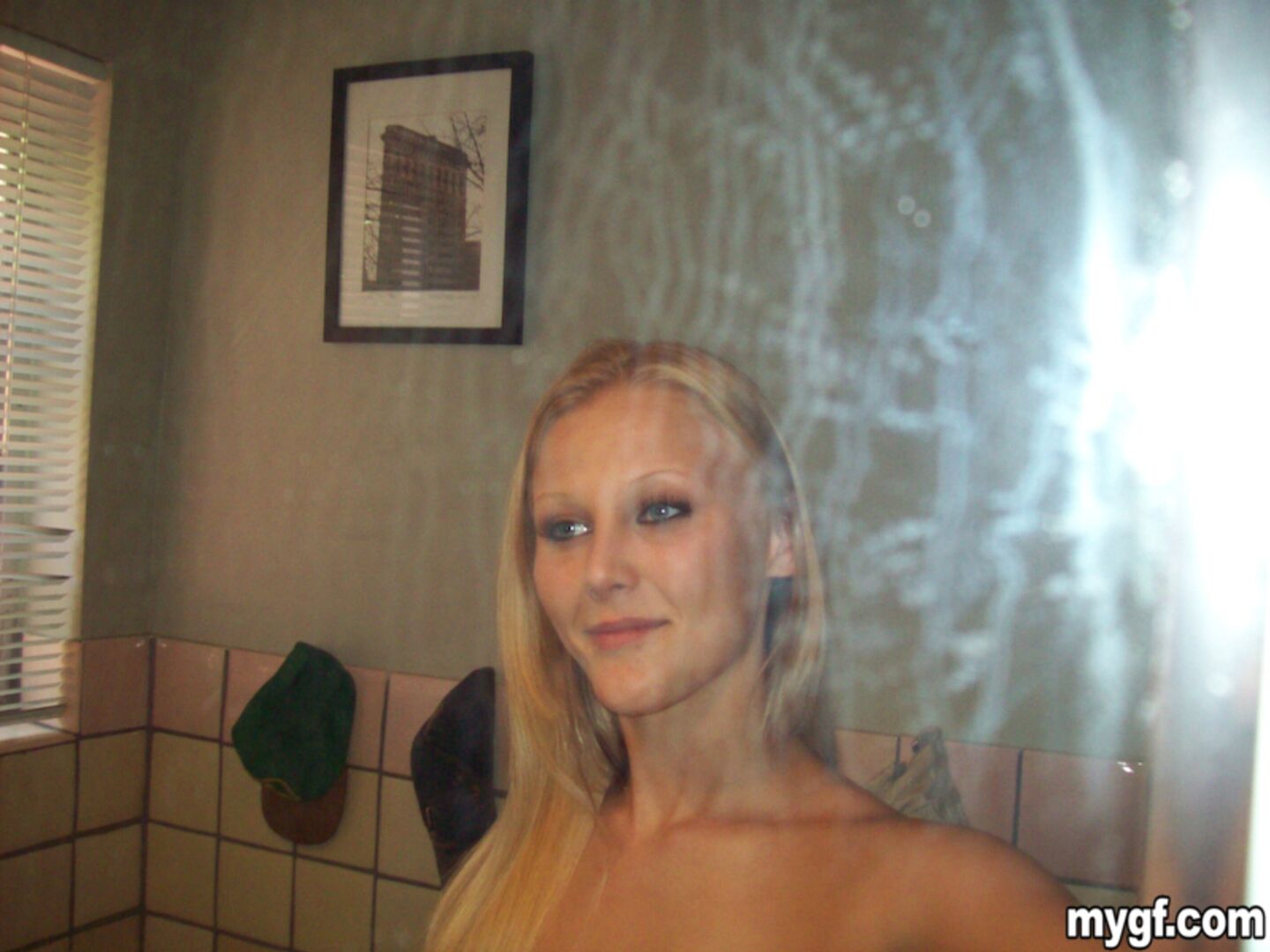 Cute blonde babe can ride!