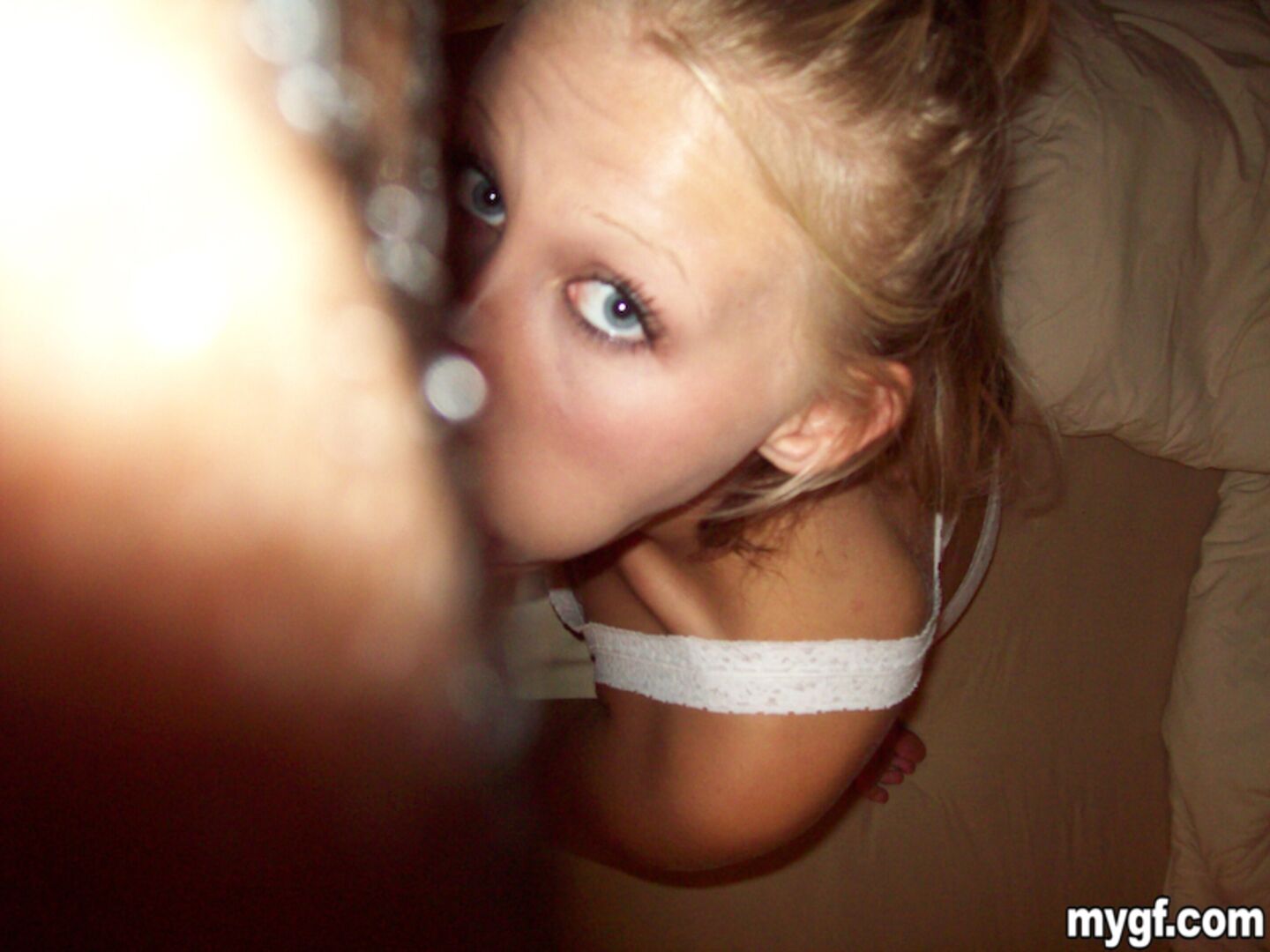 Cute blonde babe can ride!