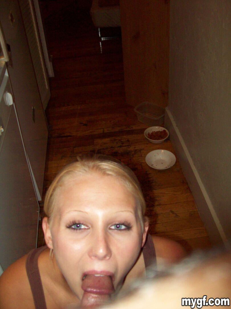 Cute blonde babe can ride!