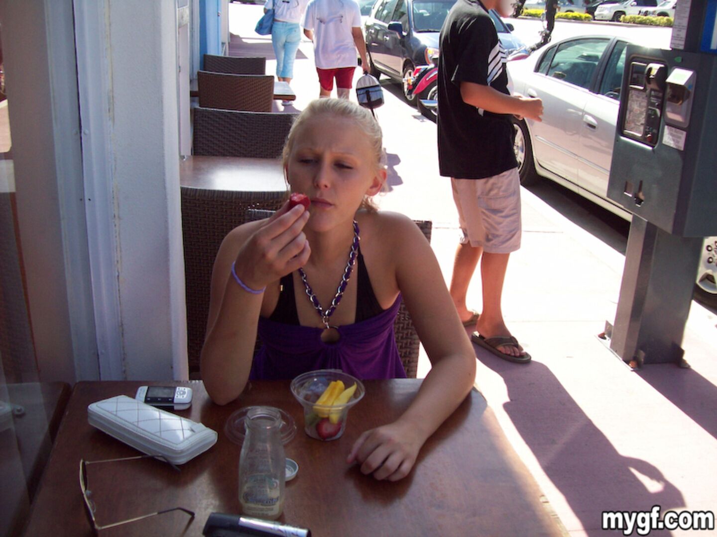Cute blonde babe can ride!