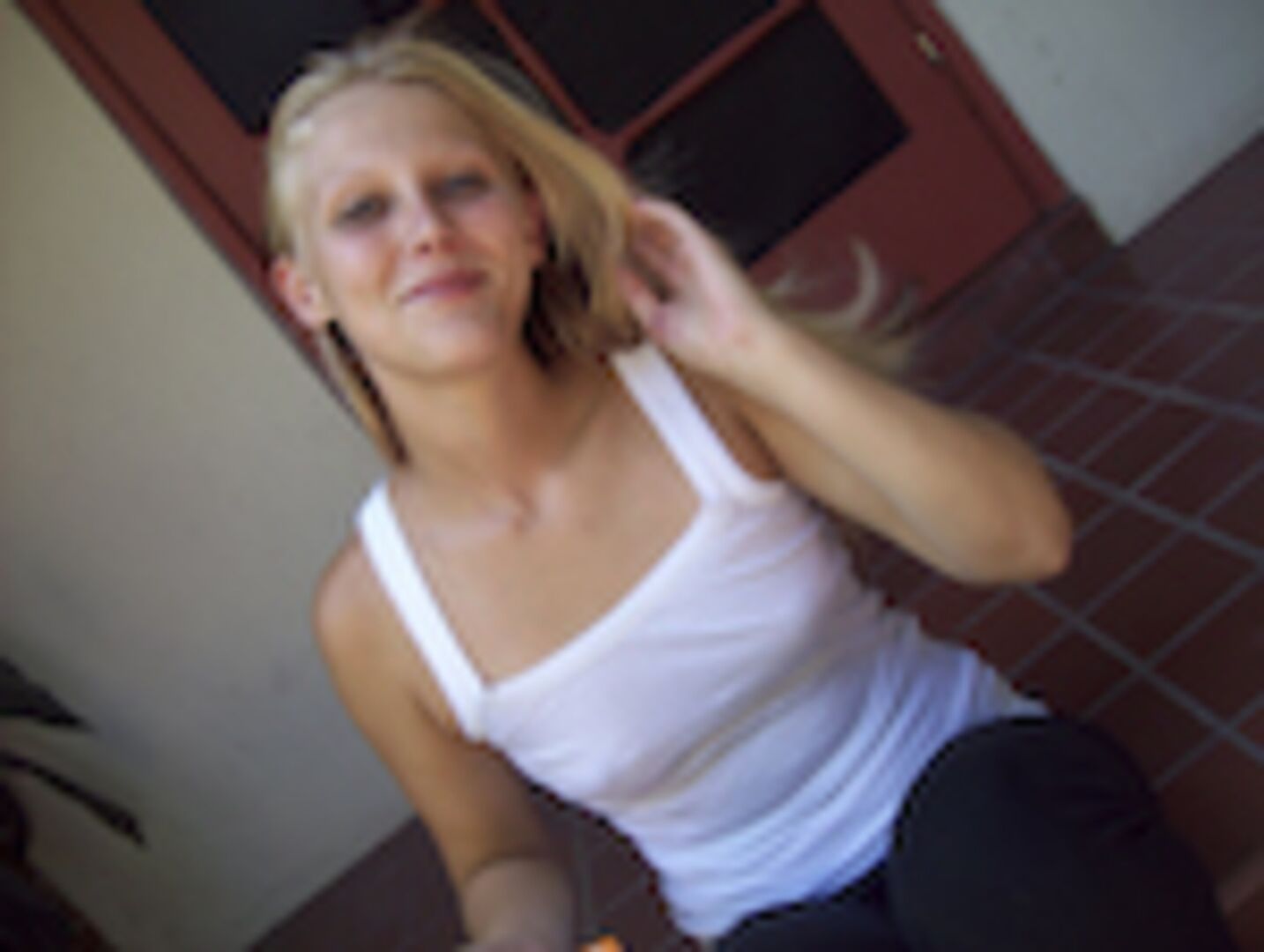 Cute blonde babe can ride!