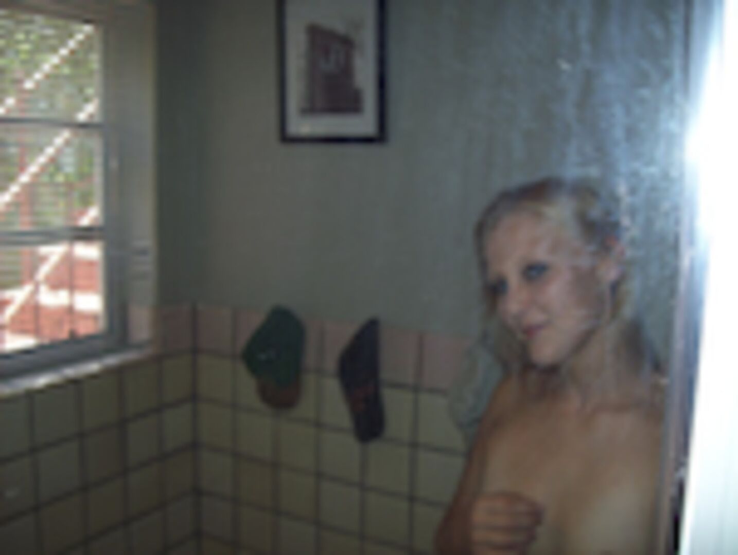 Cute blonde babe can ride!