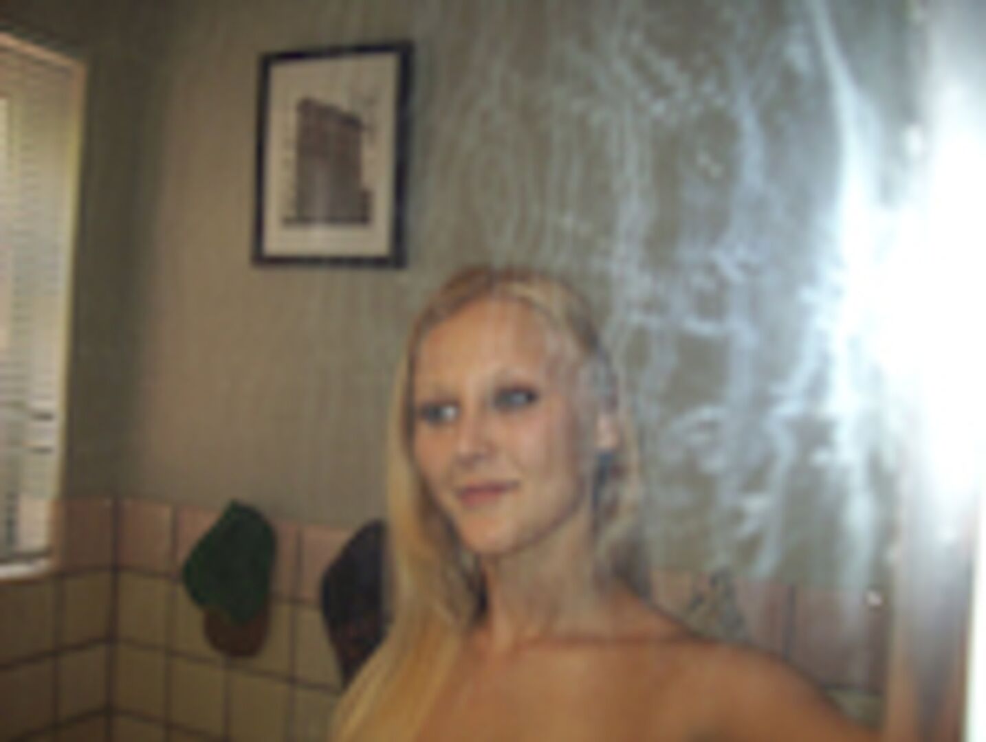 Cute blonde babe can ride!