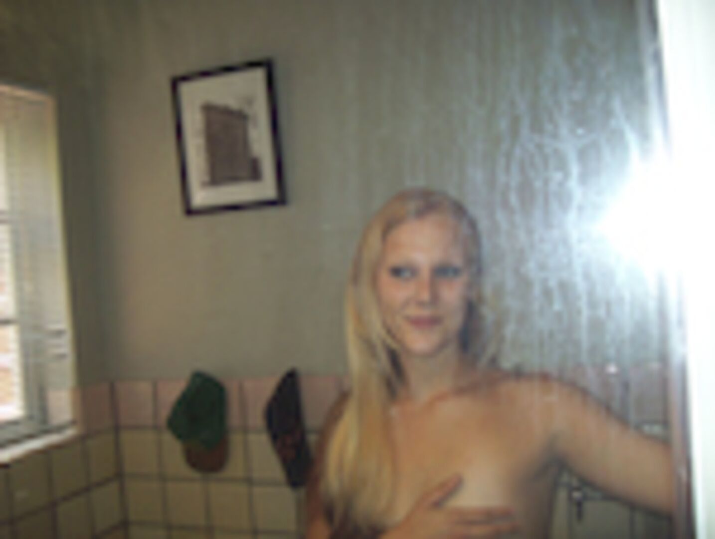 Cute blonde babe can ride!