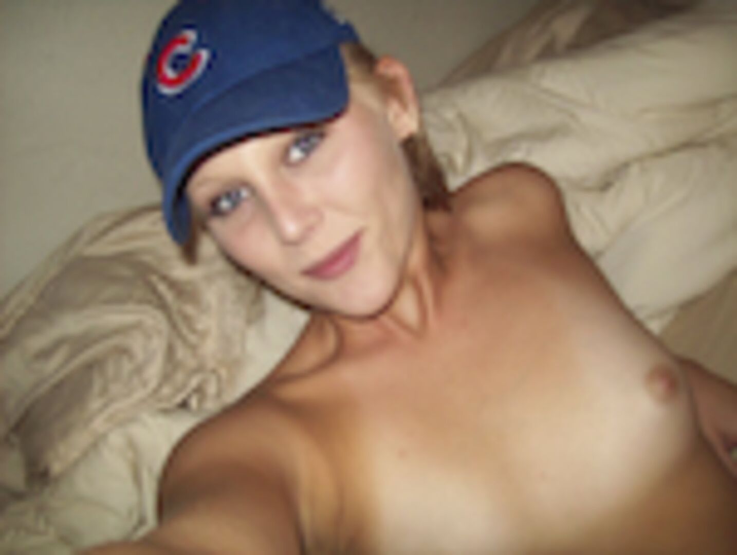 Cute blonde babe can ride!