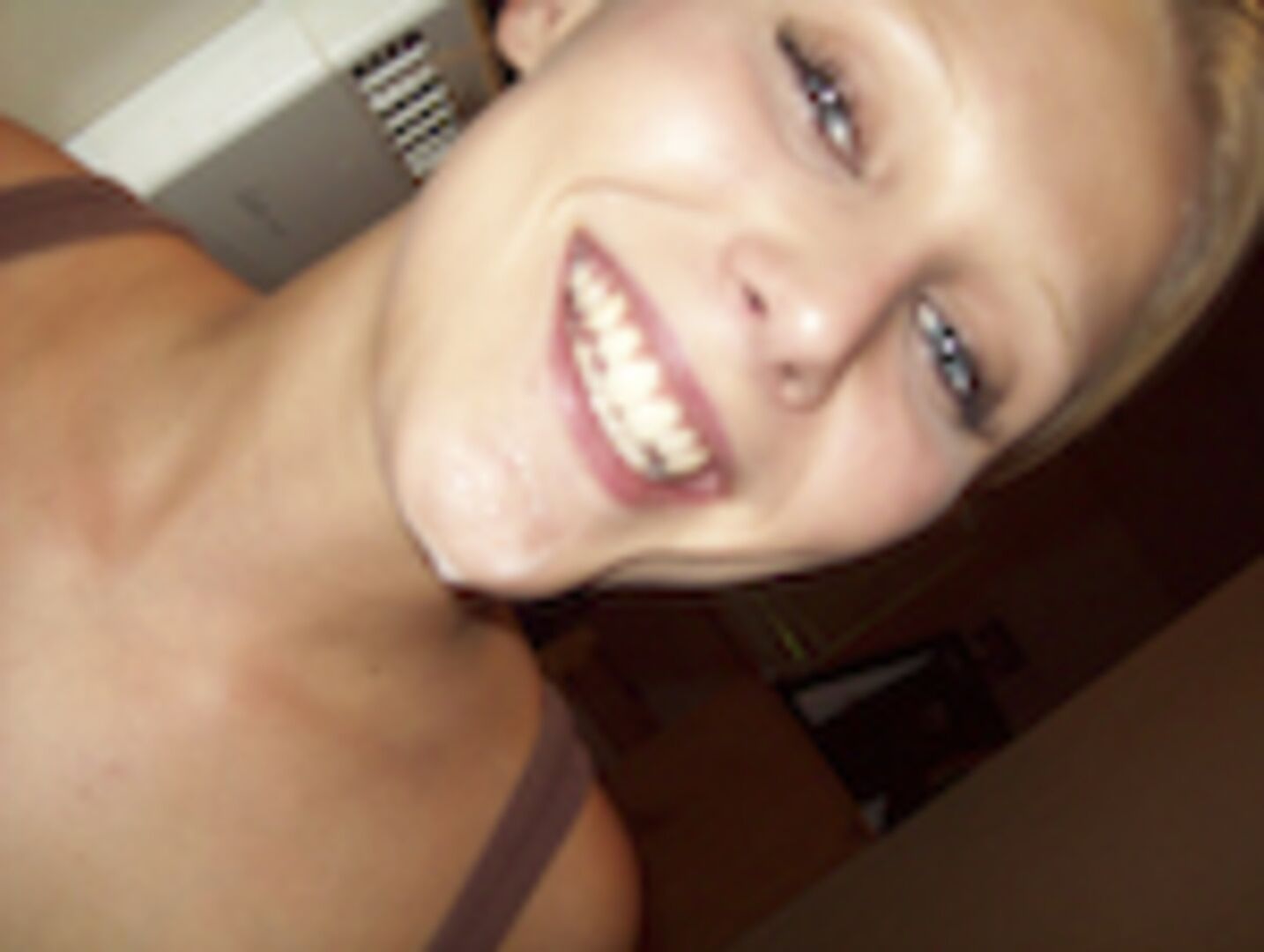 Cute blonde babe can ride!