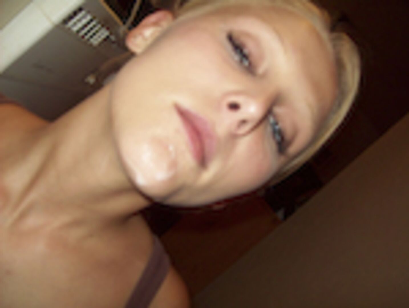 Cute blonde babe can ride!