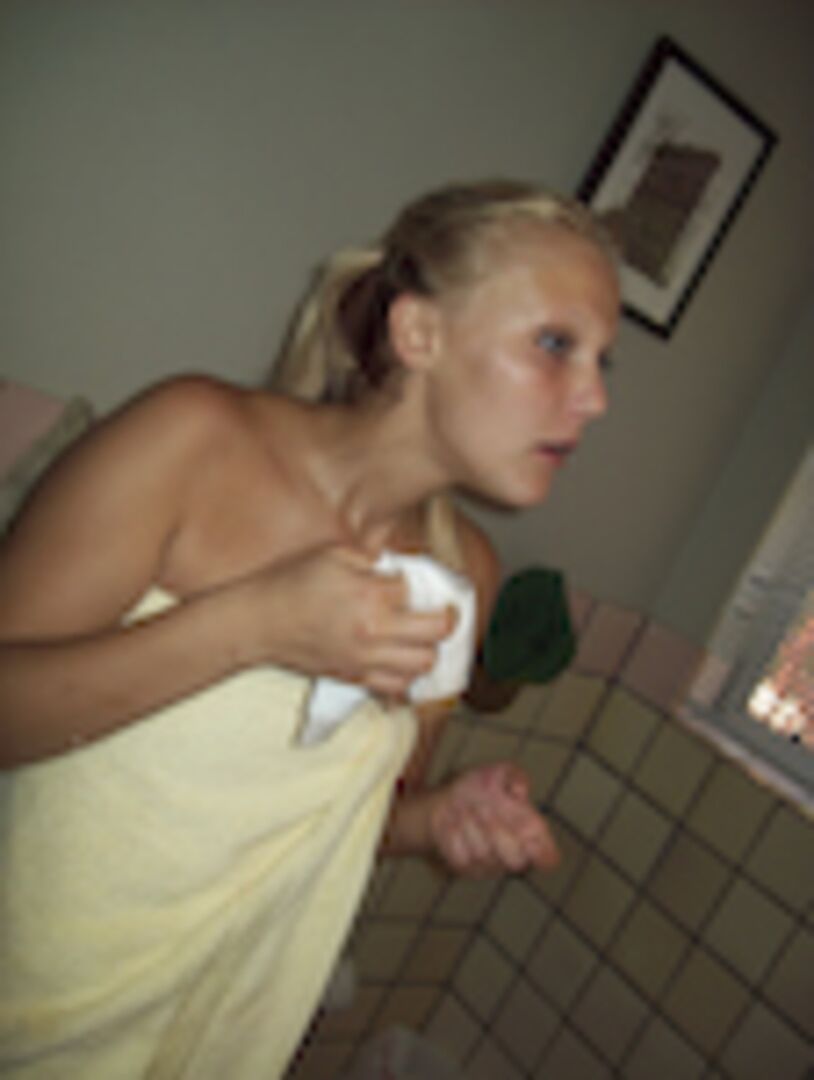 Cute blonde babe can ride!