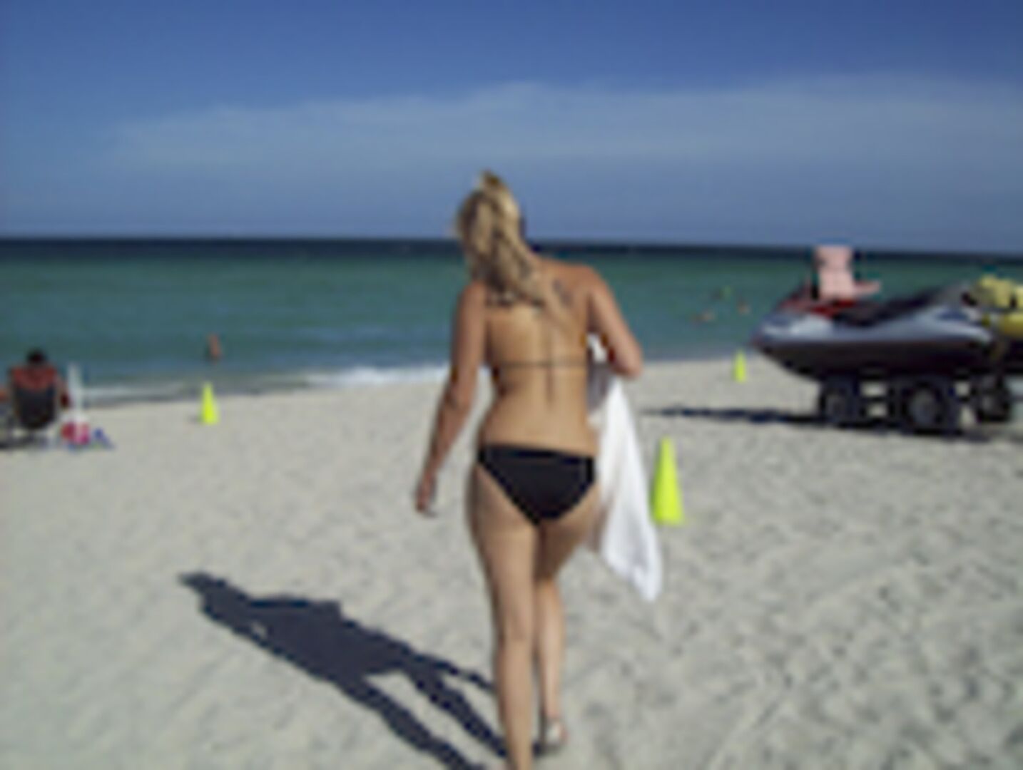 Cute blonde babe can ride!