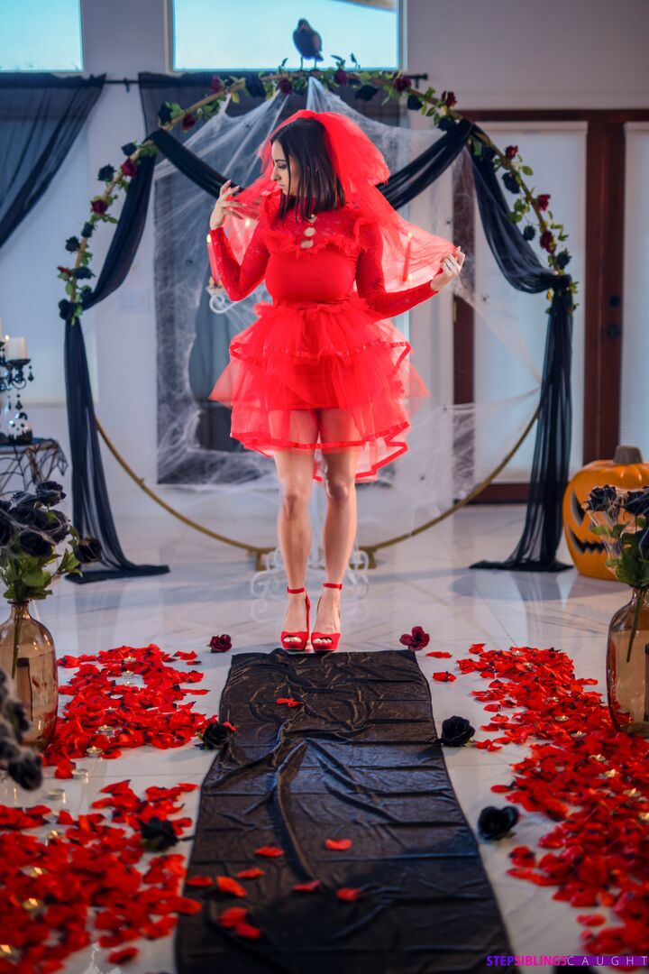 October 2024 Flavor Of The Month Hailey Rose - S5:E3
