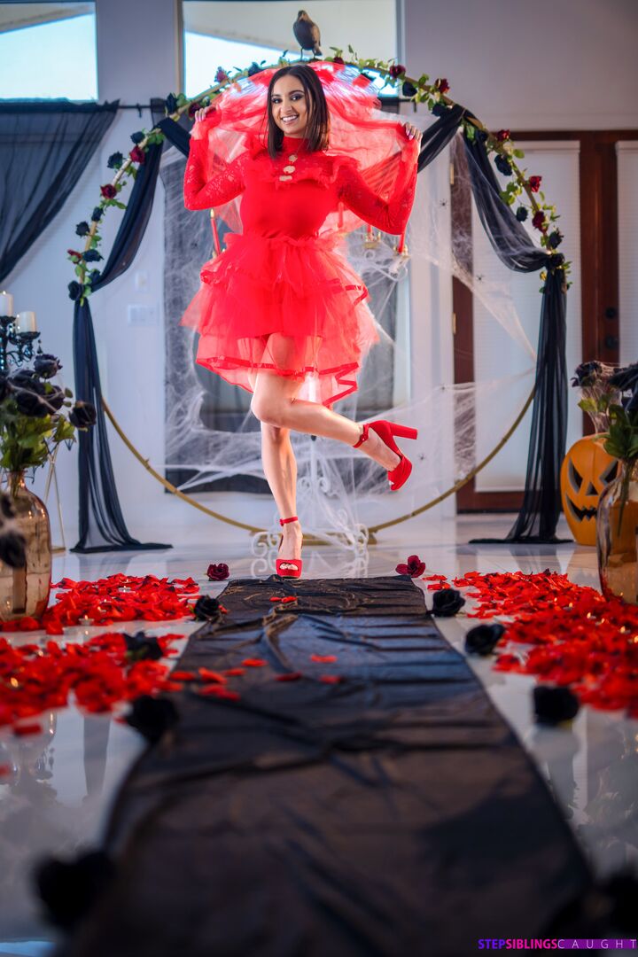 October 2024 Flavor Of The Month Hailey Rose - S5:E3