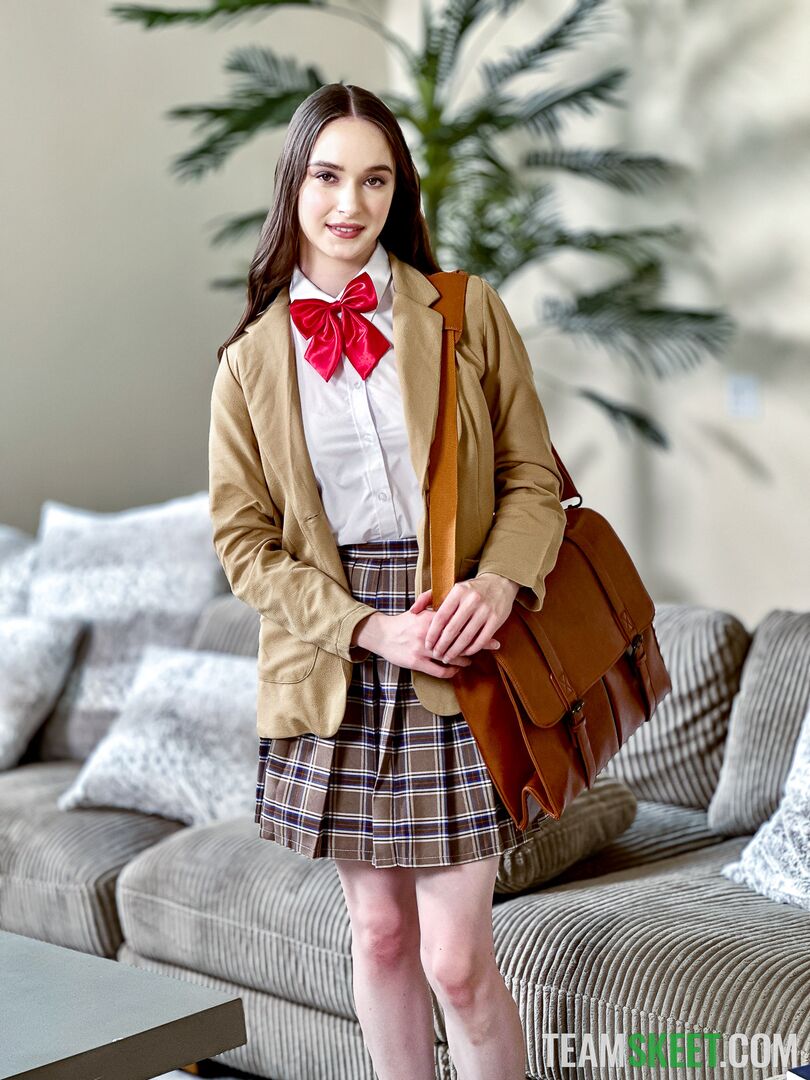 Lesbian Fantasy: I Think My Music Teacher Wants to Fuck Me