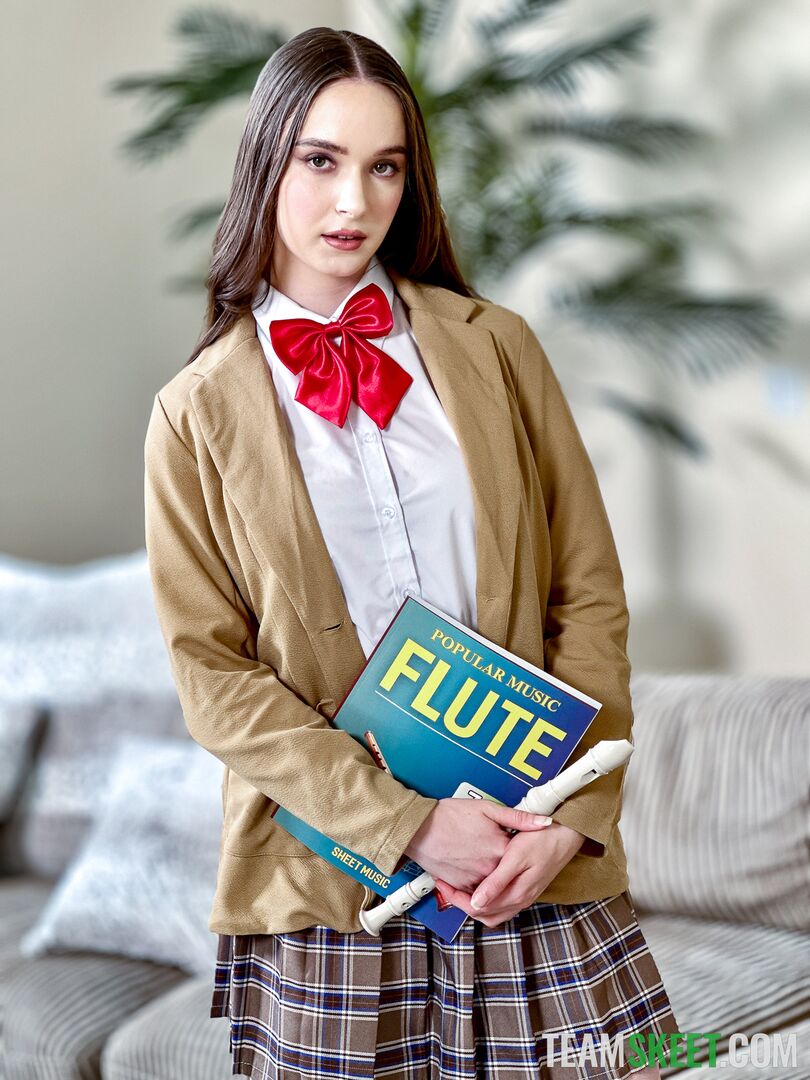 Lesbian Fantasy: I Think My Music Teacher Wants to Fuck Me