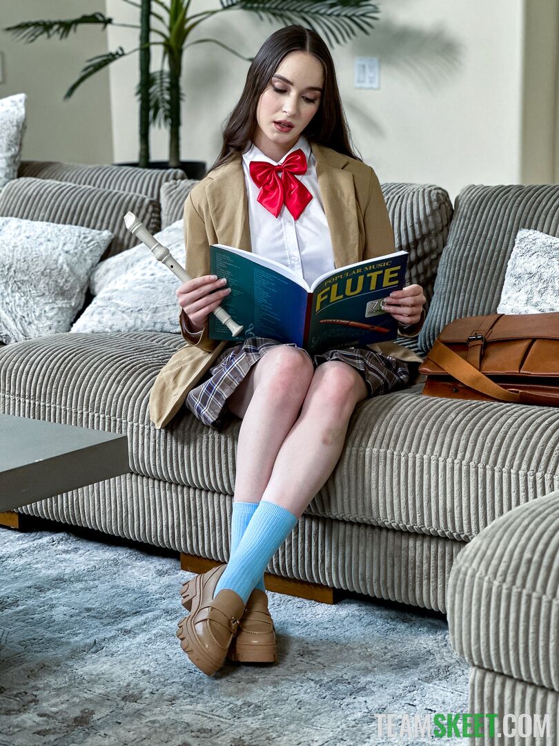 Lesbian Fantasy: I Think My Music Teacher Wants to Fuck Me