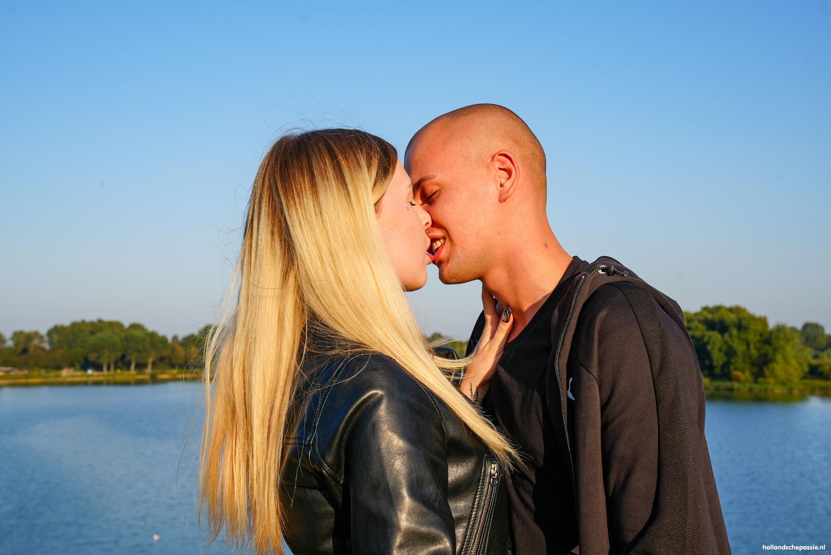 Vera & haar vriend geven een geil showtje!