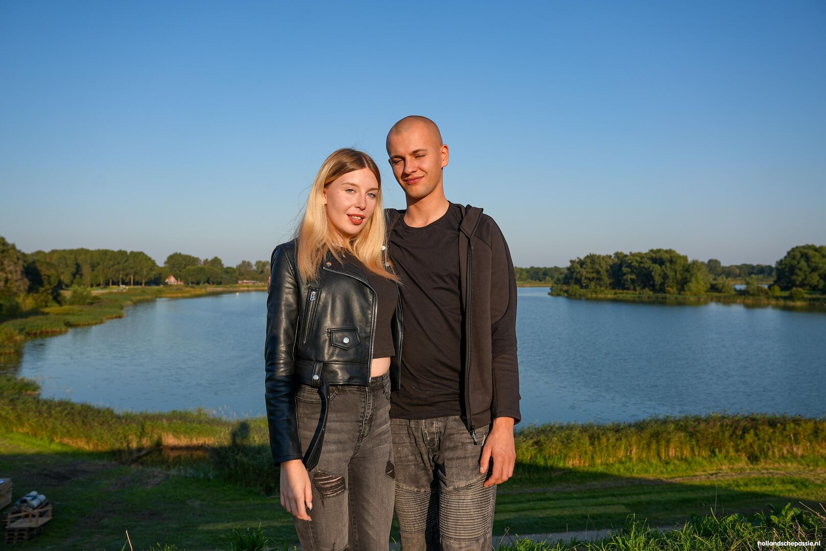 Vera & haar vriend geven een geil showtje!