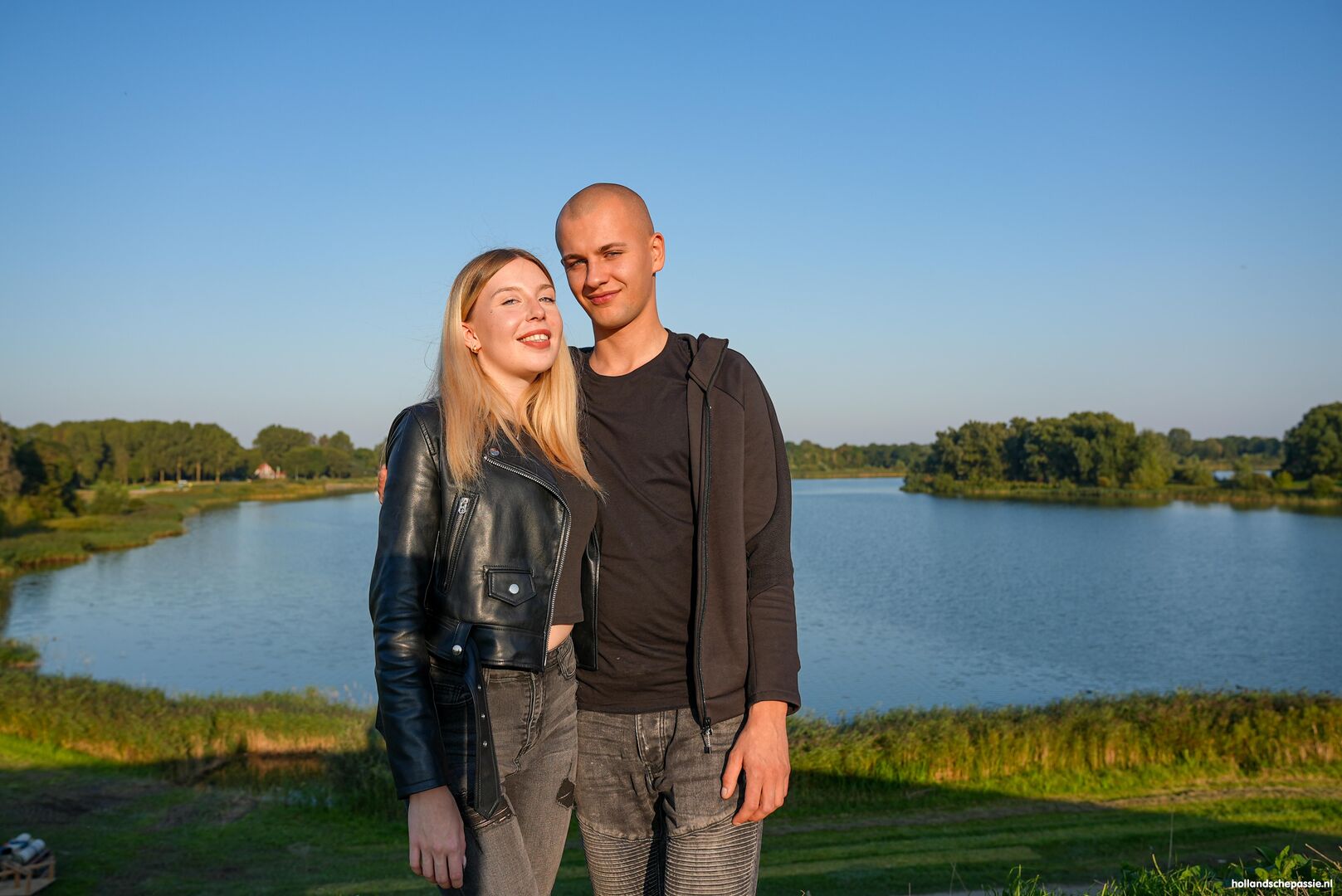 Vera & haar vriend geven een geil showtje!