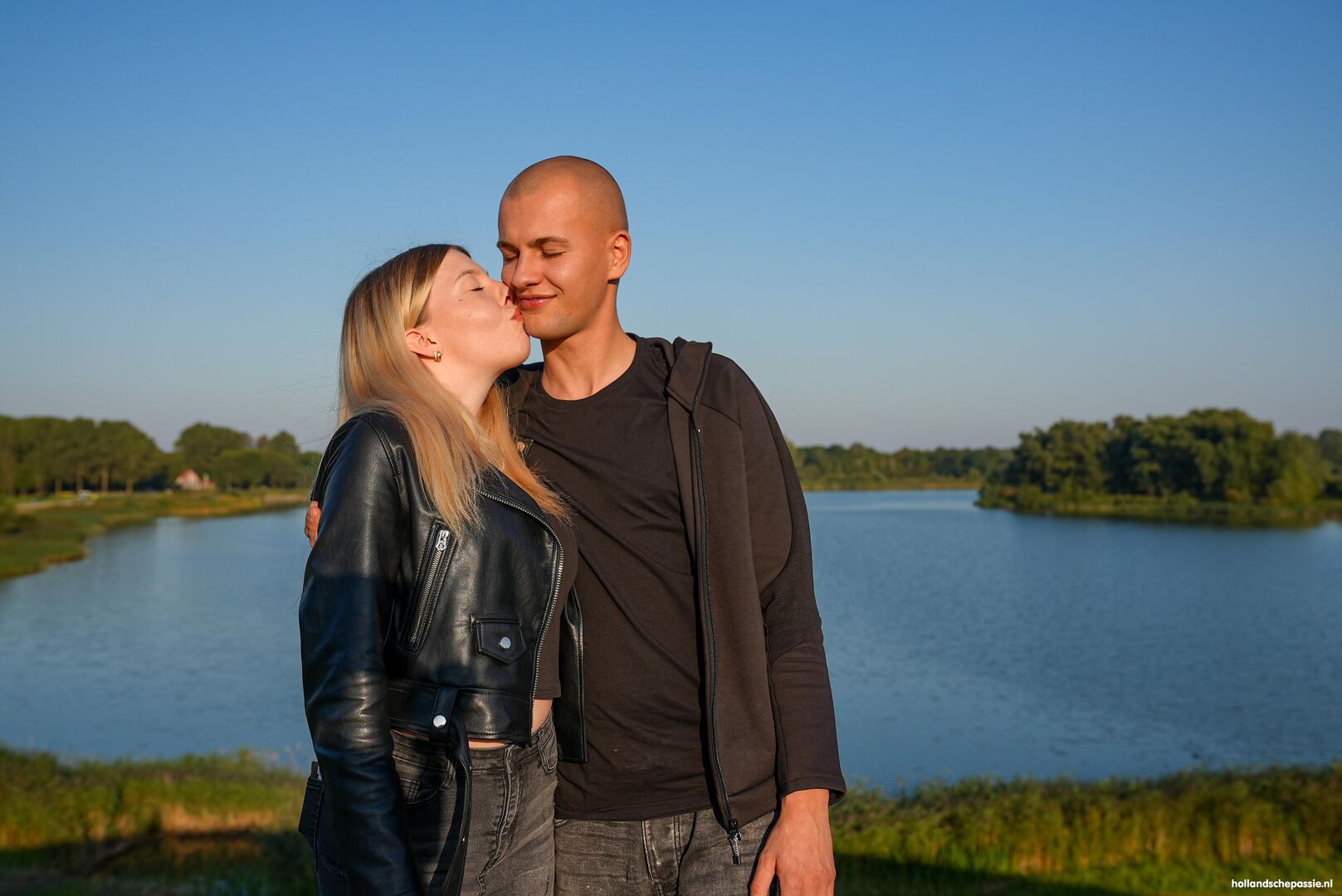 Vera & haar vriend geven een geil showtje!