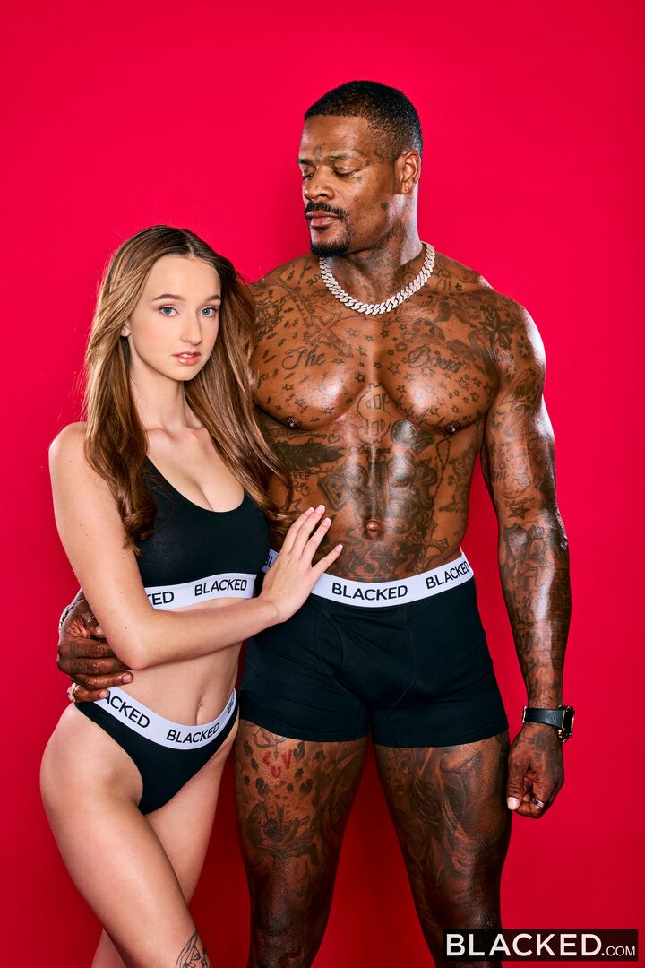 Cutie Worships BBC In First Blacked Appearance