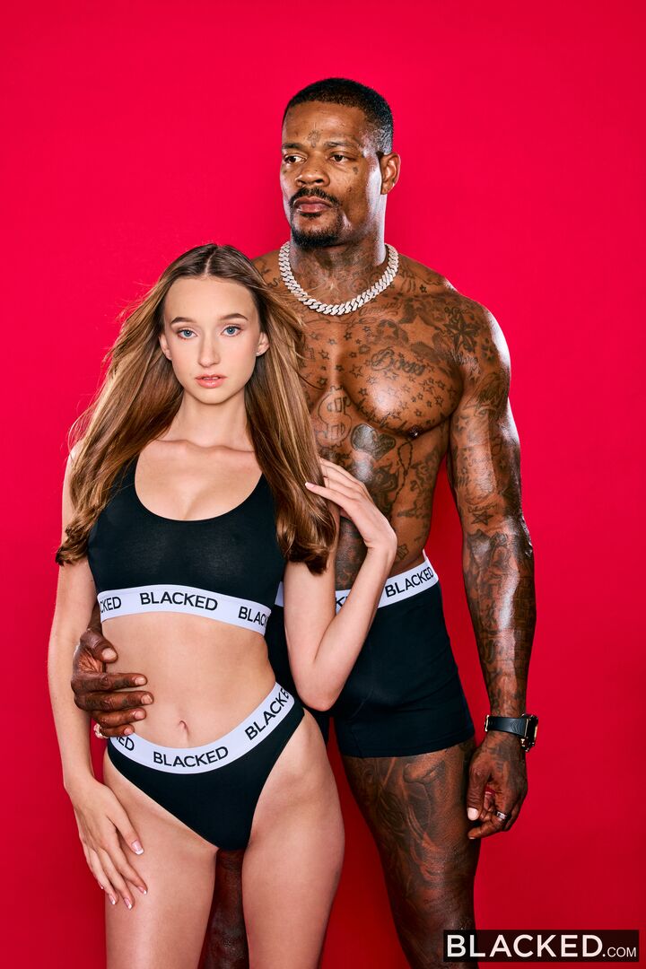 Cutie Worships BBC In First Blacked Appearance