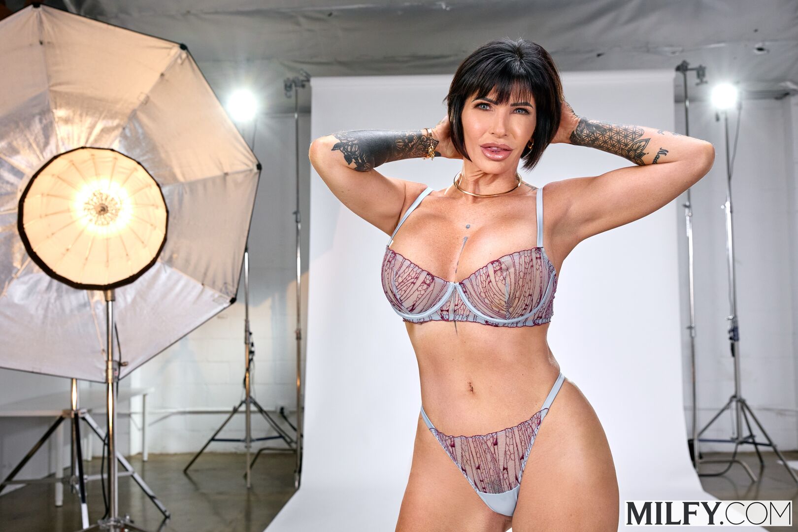 BBC Hungry Bosslady Shay Fox Submits To Young Photographer